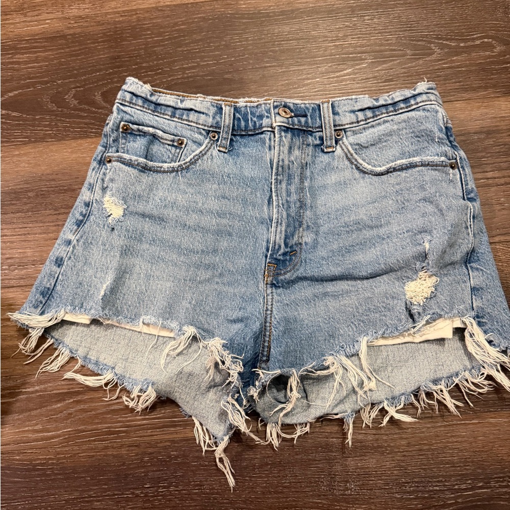 Abercrombie & Fitch The Mom Short High Rise